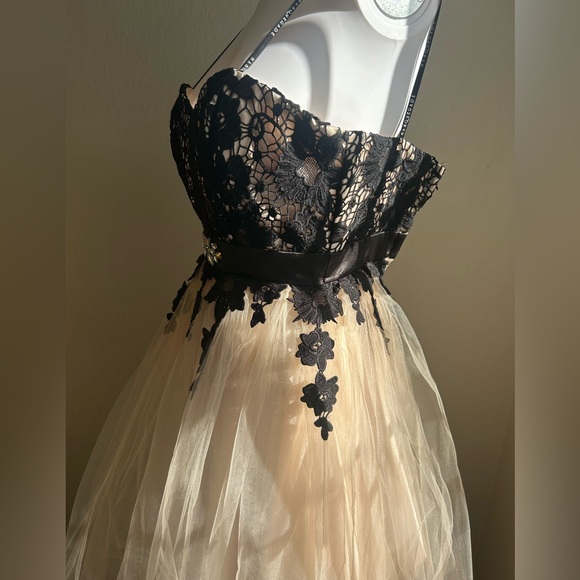 Masquerade strapless prom dress, Size 5/6. Worn once, Excellent condition. - Picture 3 of 7